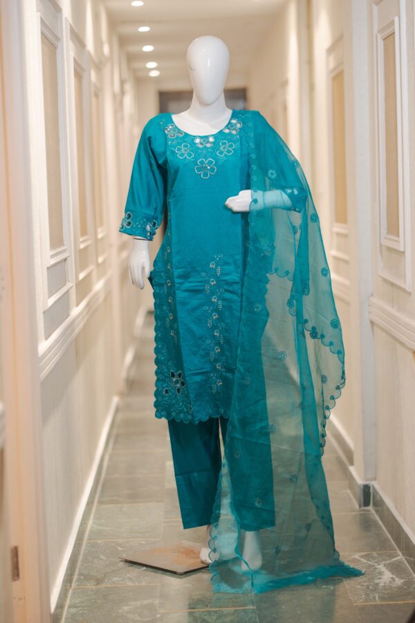 Silk 3 Piece Suit with Heavy Cutwork & Organza Dupatta – Premium Ethnic Wear