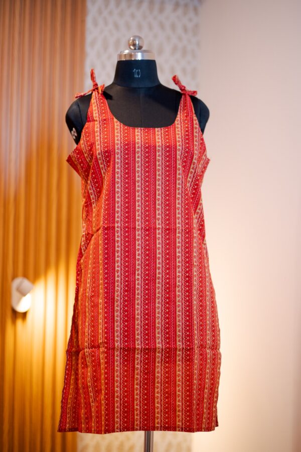 Women Red Printed Cotton Kurti with Sleeves – Stylish Daily Wear